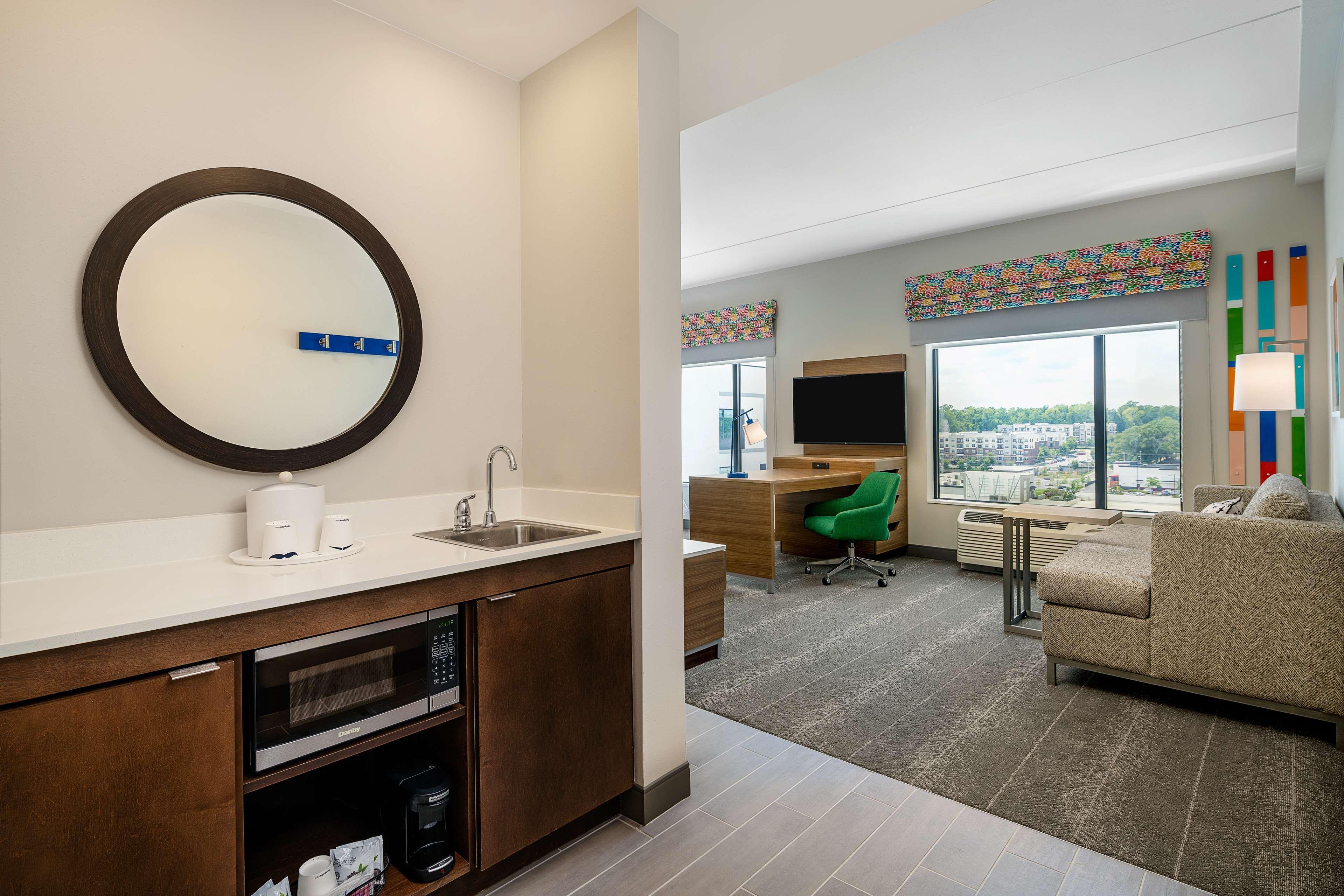 Hampton Inn&Suites Raleigh Midtown, NC Exterior foto