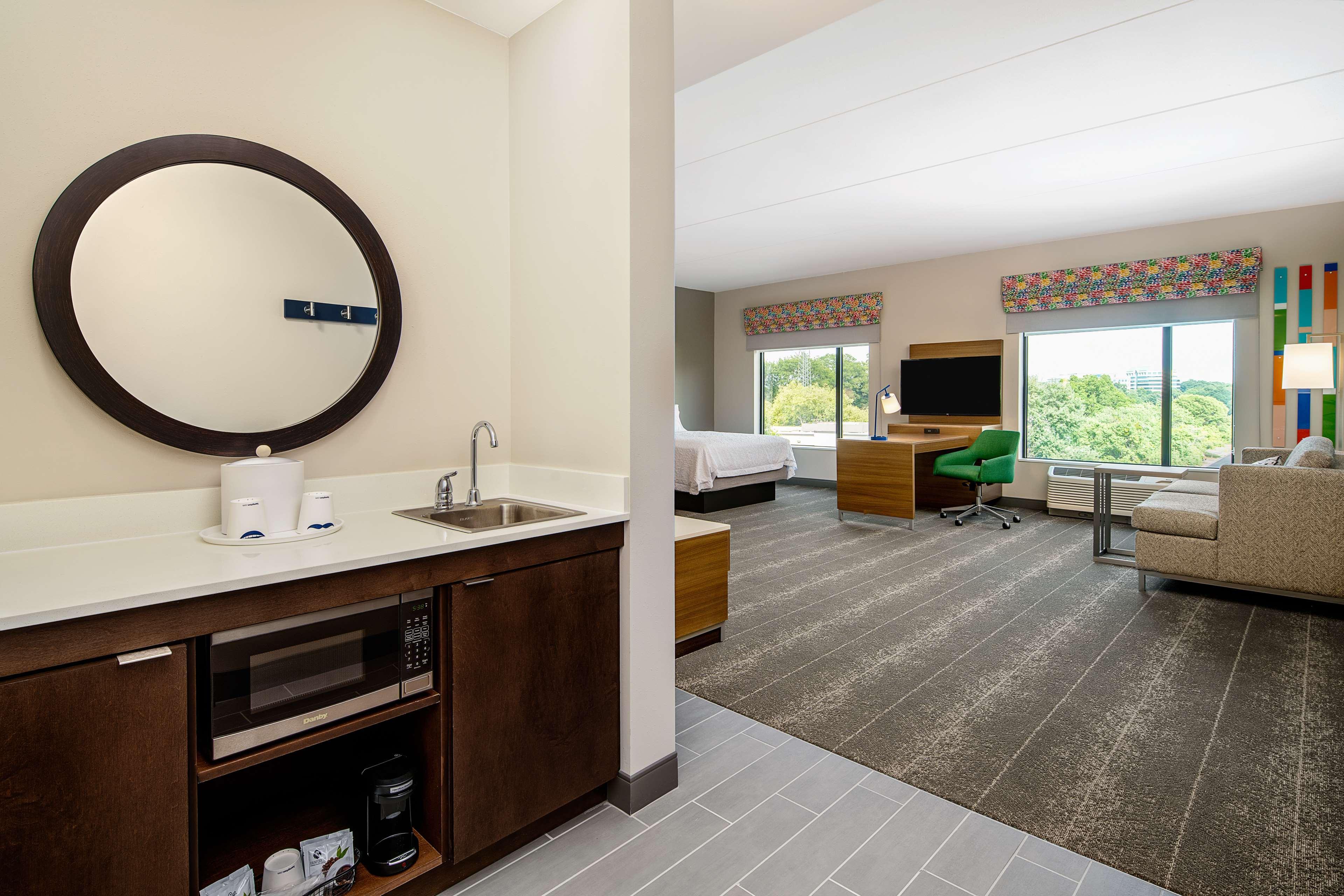 Hampton Inn&Suites Raleigh Midtown, NC Exterior foto